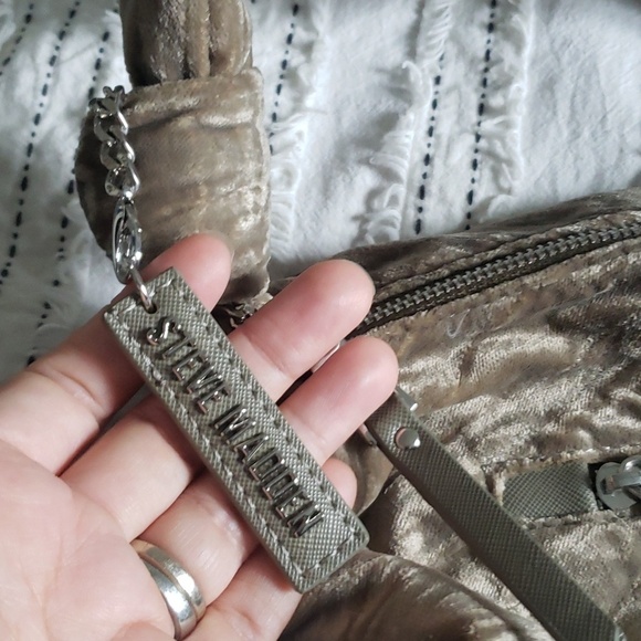 Steve MaddenBnitasha Knotted-Handle Belt Bag taupe - Picture 4 of 8